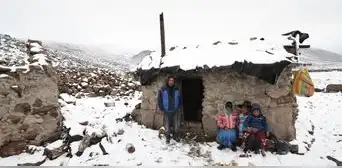 2.3 millones de peruanos están expuestos a las heladas y al friaje 2.3 millones de peruanos están expuestos a las heladas y al friaje