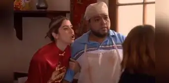 Alessia y Laia se vuelven a pelear y esta vez por el control de ‘Bombillo’ en ‘Al fondo hay sitio’ Alessia y Laia se vuelven a pelear y esta vez por el control de ‘Bombillo’ en ‘Al fondo hay sitio’