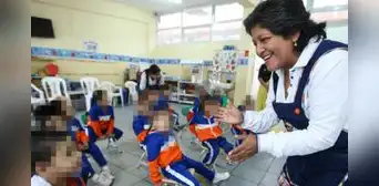 ¿Qué frases enviar por el Día del Maestro? Poesías, mensajes y cartas para compartir con tu profesor o profesora