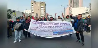 Pescadores de 7 distritos de Lima protestan contra Repsol y el Gobierno por rezagos de derrame de petróleo Pescadores de 7 distritos de Lima protestan contra Repsol y el Gobierno por rezagos de derrame de petróleo