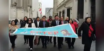 Sutep protesta en el Día del Maestro tras suspender negociación colectiva con Minedu