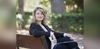 Mercedes Monmany: “Son épocas en las que no caben los tonos tenues, grises, indeterminados. Hay que elegir. Y la elección no es otra que el compromiso con lo justo”