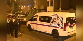 San Juan de Lurigancho: chofer de combi conduce herido tras ser acribillado por sicarios San Juan de Lurigancho: chofer de combi conduce herido tras ser acribillado por sicarios