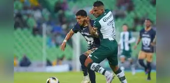 Santos Laguna empató 1-1 con Pumas y consiguió su primer punto en el Torneo Apertura de la Liga MX Santos Laguna empató 1-1 con Pumas y consiguió su primer punto en el Torneo Apertura de la Liga MX