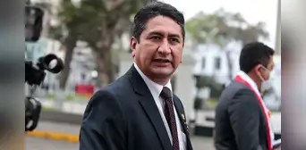 Vladimir Cerrón habría usado a congresistas afines como nexos con Palacio de Gobierno para evitar ser capturado