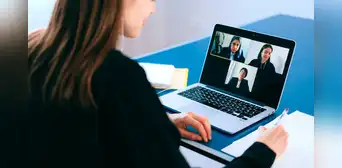 ¿Haces videollamadas en Zoom, Meet o Teams? Así es el efecto de ‘Espejo infinito’ y cómo se evita