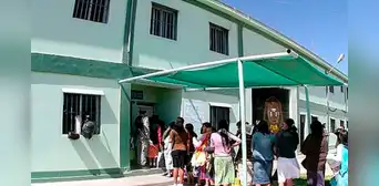 Mujer intenta ingresar más de 40 celulares a penal de Socabaya: personal del INPE la detuvo