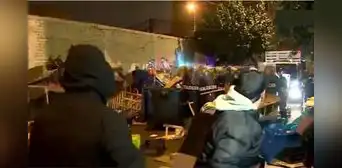 Desalojan a comerciantes en Surquillo tras cierre de mercado San Felipe: lanzaron piedras y cajas a PNP Desalojan a comerciantes en Surquillo tras cierre de mercado San Felipe: lanzaron piedras y cajas a PNP
