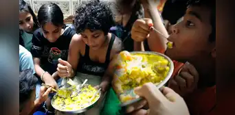 Peruano prepara causa limeña a una familia en la INDIA y reacción sorprende: "el limón le cambia el sabor" Peruano prepara causa limeña a una familia en la INDIA y reacción sorprende: "el limón le cambia el sabor"