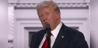 Trump aparece en convención tras atentado: “Me presento para ser presidente de EE. UU., no de la mitad” Trump aparece en convención tras atentado: “Me presento para ser presidente de EE. UU., no de la mitad”