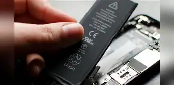 ¿Tu teléfono se descarga muy rápido? Así podrás comprobar el estado de la batería de tu smartphone Android o iPhone ¿Tu teléfono se descarga muy rápido? Así podrás comprobar el estado de la batería de tu smartphone Android o iPhone