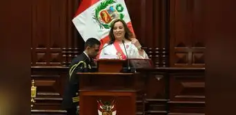 Dina Boluarte dio un mensaje vacío y alejado de la realidad para congraciarse con sus aliados Dina Boluarte dio un mensaje vacío y alejado de la realidad para congraciarse con sus aliados