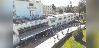 Anuncian hospitales, pero faltan médicos y medicamentos
