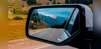Licencia de conducir en Colorado: esta es la multa que recibirás si adelantas un vehículo desde agosto