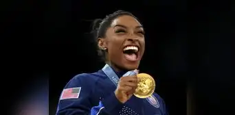 Simone Biles hace historia al liderar a Estados Unidos hacia el oro en gimnasia artística en París 2024 Simone Biles hace historia al liderar a Estados Unidos hacia el oro en gimnasia artística en París 2024