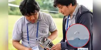 Estudiantes de la UNI ganan concurso en Francia con innovador satélite que emplea chicha morada para su aterrizaje Estudiantes de la UNI ganan concurso en Francia con innovador satélite que emplea chicha morada para su aterrizaje