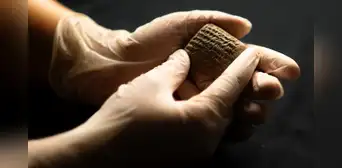 Arqueólogos hallan tablilla de arcilla de 3.500 años con una lista de compra de muebles Arqueólogos hallan tablilla de arcilla de 3.500 años con una lista de compra de muebles