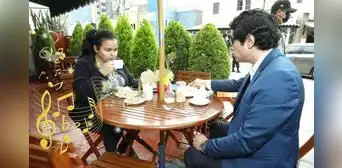 Si tengo una cafetería, tienda o restaurante de menús, ¿APDAYC me cobra por la música que pongo en mi local?