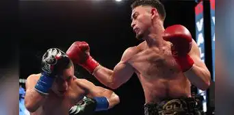 ¡Nuevo campeón! José 'Rayo' Valenzuela le arrebató a 'Pitbull' Cruz el título superligero AMB