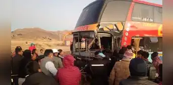 Choque de bus contra minivan en Puno deja un saldo de 4 muertos y varios heridos: falleció mamá con su hijo de 6 meses Choque de bus contra minivan en Puno deja un saldo de 4 muertos y varios heridos: falleció mamá con su hijo de 6 meses