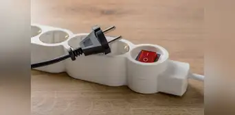 Conoce cuál es el electrodoméstico que consume más energía aún encontrándose apagado: no es la computadora