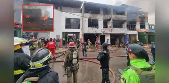 Villa El Salvador: incendio en carpinterías del Parque Industrial deja 1 muerto Villa El Salvador: incendio en carpinterías del Parque Industrial deja 1 muerto