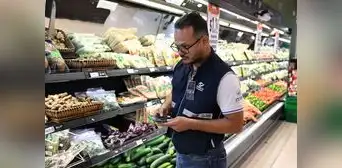 Uno de cada cinco peruanos todavía tiene que reducir sus gastos para llegar a fin de mes Uno de cada cinco peruanos todavía tiene que reducir sus gastos para llegar a fin de mes