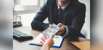 Factoring: ¿Cuánto dinero recibiré si adelanto el cobro de una factura? ¡SIMULA AQUÍ!