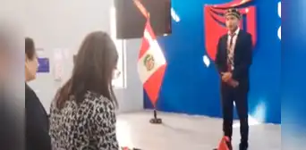 Estudiante sustenta su tesis de maestría con accesorios amazónicos y en redes lo felicitan: “Orgulloso de sus raíces”