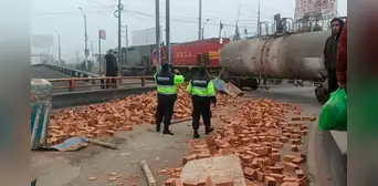 Choque de tren a la altura de la avenida Pedro Ruiz Gallo genera tráfico vehicular en la Carretera Central