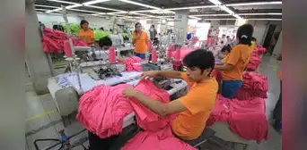 2 de cada 10 jóvenes tiene un trabajo mal retribuido 2 de cada 10 jóvenes tiene un trabajo mal retribuido