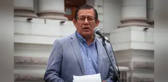 Eduardo Salhuana anuncia que los plenos serán presenciales: "congresista que no asista se les descontará" Eduardo Salhuana anuncia que los plenos serán presenciales: "congresista que no asista se les descontará"