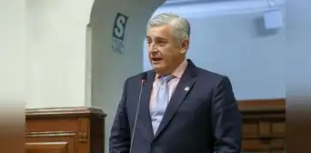 Congreso dilata votación de suspensión de Juan Carlos Lizarzaburu por comentarios sexistas contra Patricia Juárez Congreso dilata votación de suspensión de Juan Carlos Lizarzaburu por comentarios sexistas contra Patricia Juárez