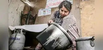 Olla común en VMT desmiente a ministro Ángel Manero: Es falso que los peruanos no pasamos hambre Olla común en VMT desmiente a ministro Ángel Manero: Es falso que los peruanos no pasamos hambre