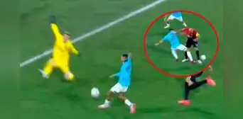 El polémico gol que el VAR le anuló a Bryan Reyna segundos después de ingresar en la Copa Sudamericana