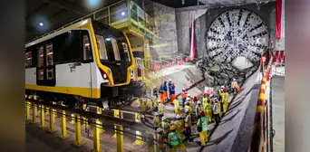 Línea 2 del Metro revela inesperados hallazgos arqueológicos durante excavación en obras de estación Central Línea 2 del Metro revela inesperados hallazgos arqueológicos durante excavación en obras de estación Central