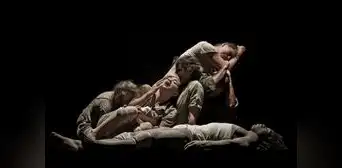 Teatro: Íntegro cumple 40 años y lo celebra con una obra crítica de la coyuntura