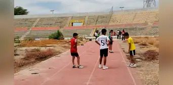 Estadio Miguel Grau de Piura luce en abandono: escolares que participan en competencia se exponen a lesiones