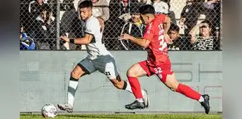 Olimpia se hizo fuerte en casa: derrotó 1-0 a Sportivo Ameliano y es líder de la Primera División de Paraguay Olimpia se hizo fuerte en casa: derrotó 1-0 a Sportivo Ameliano y es líder de la Primera División de Paraguay