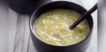 El caldo que deberías incluir en tu dieta diaria para fortalecer y mejorar la memoria