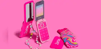 El teléfono de Barbie es real: cuesta US$ 130 y se parece a los antiguos 'sapitos' de Nokia El teléfono de Barbie es real: cuesta US$ 130 y se parece a los antiguos 'sapitos' de Nokia