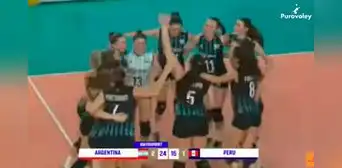 Perú perdió 3-1 ante Argentina, pero aún puede luchar por un cupo al Mundial de Vóley Sub-19 Perú perdió 3-1 ante Argentina, pero aún puede luchar por un cupo al Mundial de Vóley Sub-19