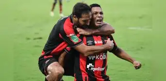 ¡No se sacaron ventaja! Alajuelense empató 1-1 con Saprissa por el clásico de la Liga Promerica 2024 ¡No se sacaron ventaja! Alajuelense empató 1-1 con Saprissa por el clásico de la Liga Promerica 2024
