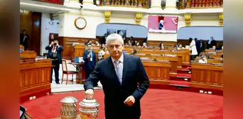 Congreso: Pleno votará este miércoles 4 posible suspensión de Lizarzaburu por 120 días Congreso: Pleno votará este miércoles 4 posible suspensión de Lizarzaburu por 120 días