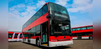 El país de América Latina que revoluciona el trasporte público con autobuses eléctricos: el más sostenible de la región