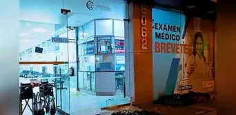 Atacan clínica Universitaria en Comas: presuntos extorsionadores dispararon 8 veces y dejaron dos heridos Atacan clínica Universitaria en Comas: presuntos extorsionadores dispararon 8 veces y dejaron dos heridos