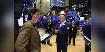 Wall Street apertura a la baja y el Dow Jones se despide de sus máximos Wall Street apertura a la baja y el Dow Jones se despide de sus máximos