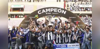 Fue bicampeón con Alianza Lima, descendió de la Liga 1 y ahora destaca en equipo de la Copa Perú