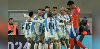 ¡Fue goleada en el Monumental! Argentina derrotó 3-0 a Chile de Ricardo Gareca y sigue líder en solitario