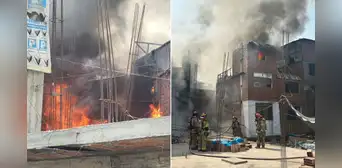 Incendio de grandes proporciones en Surco deja 3 heridos y afecta cerca de 10 viviendas